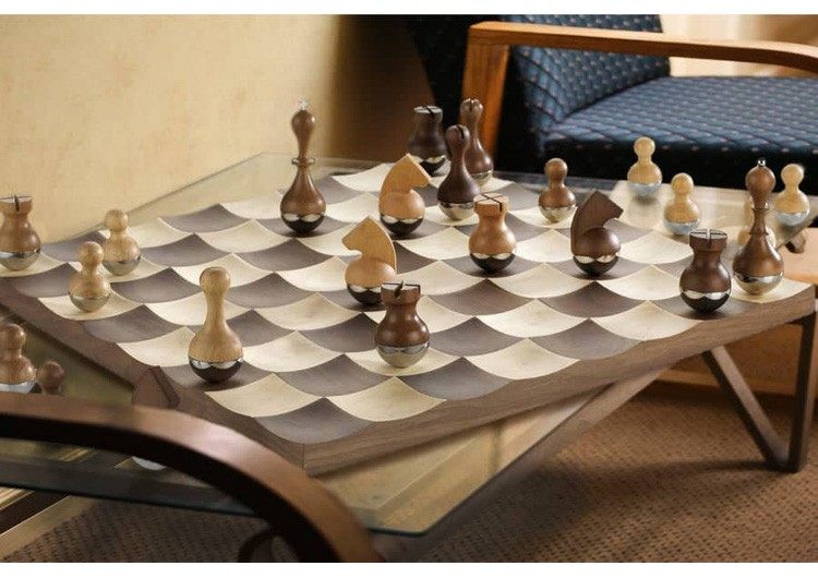 Umbra Wobble Chess Set 