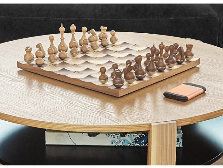 Projects - Modern chess board and set