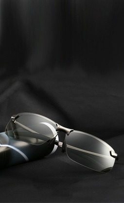 Men's Photochromic Sunglasses Ultra Lightweight Eye Protection