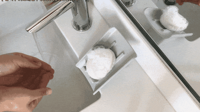 Fast-drying and self-draining slanted soap dish set