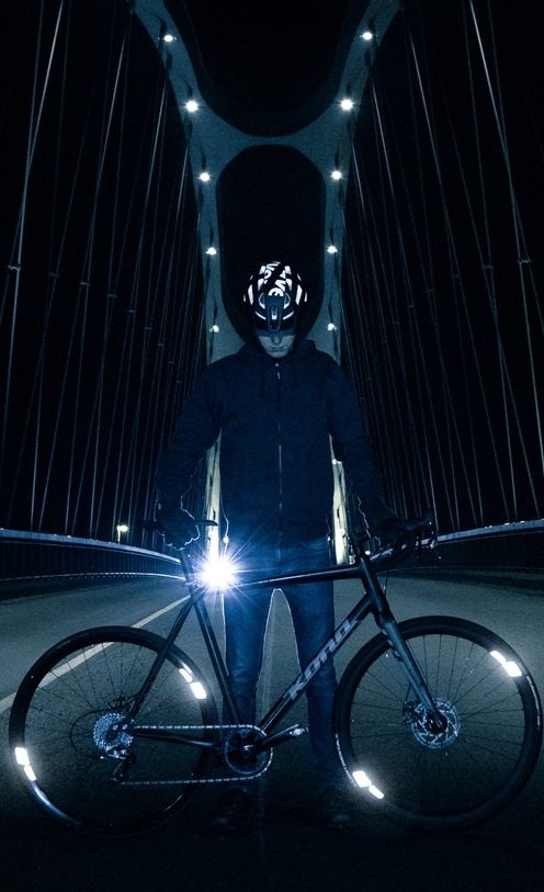 FLECTR 360 Visibility all around for your night ride